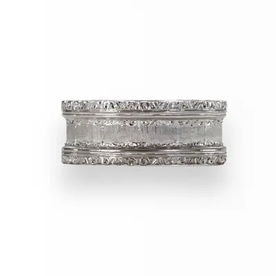 Large milgrain platinum band ring