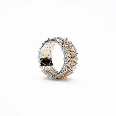 Eternelle Baroque Ring with Diamond Points